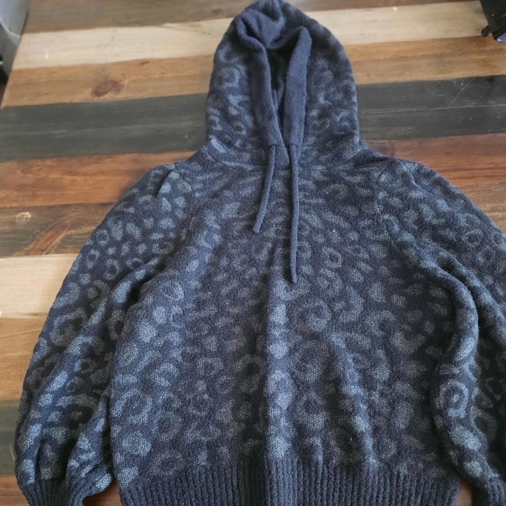 Express Women's Small Leopard Print Hooded Sweater Pullover Gray Black Knit 0142